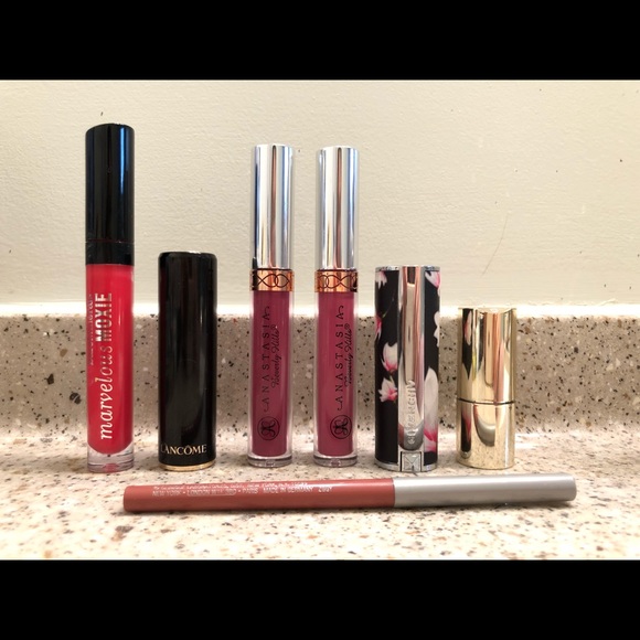Lipsticks - Picture 1 of 3